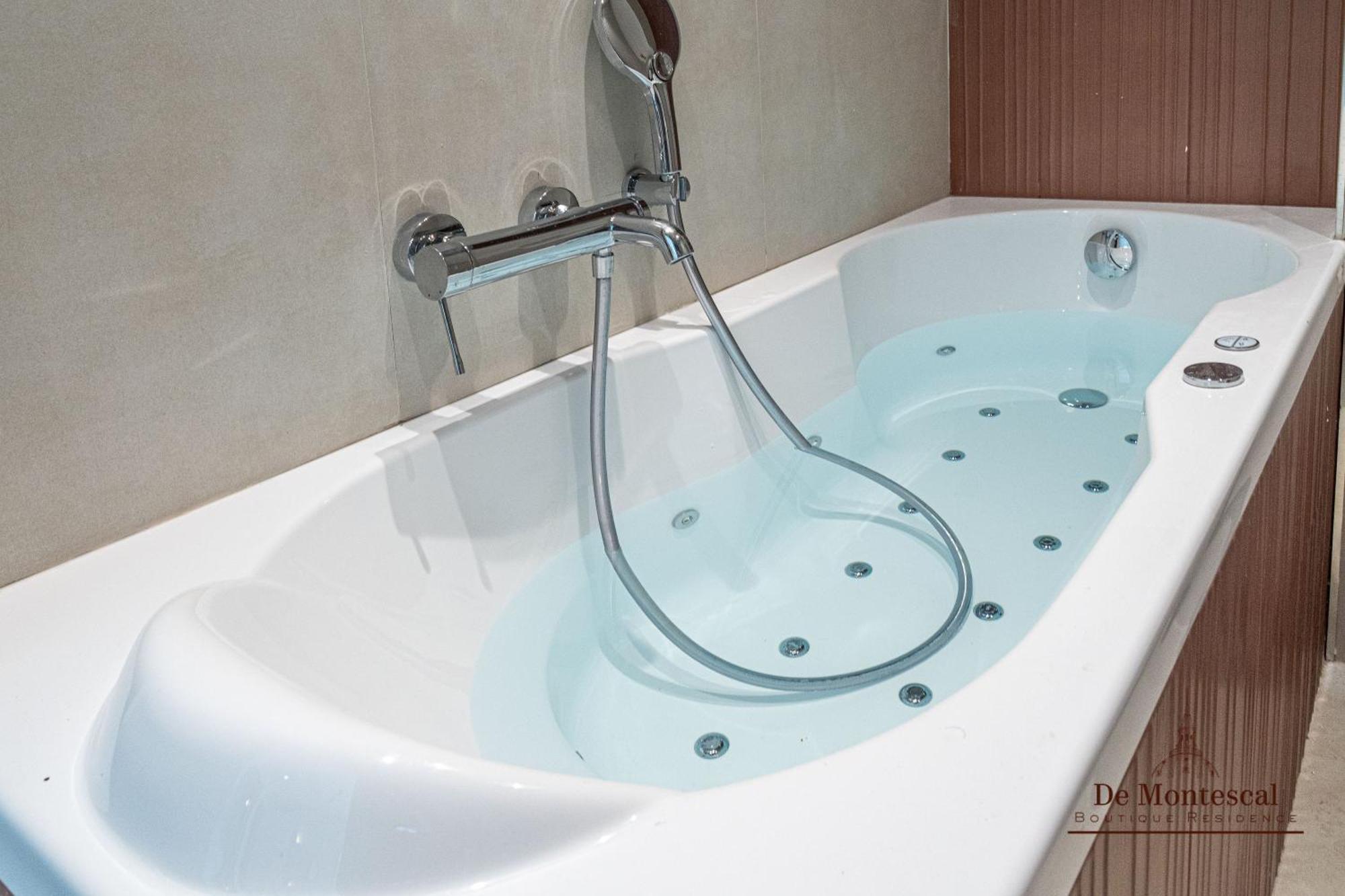 De Montescal - Hot Tub And Ac Cosy Apartment A Prime Location 40M2 Παρίσι Εξωτερικό φωτογραφία