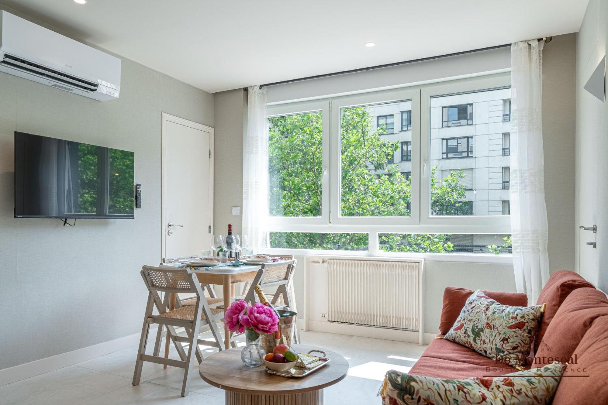 De Montescal - Hot Tub And Ac Cosy Apartment A Prime Location 40M2 Παρίσι Εξωτερικό φωτογραφία