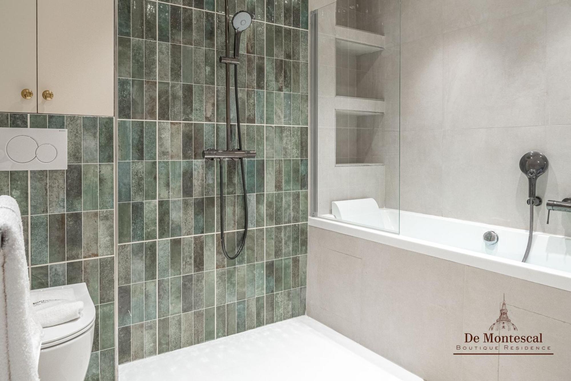 De Montescal - Hot Tub And Ac Cosy Apartment A Prime Location 40M2 Παρίσι Εξωτερικό φωτογραφία