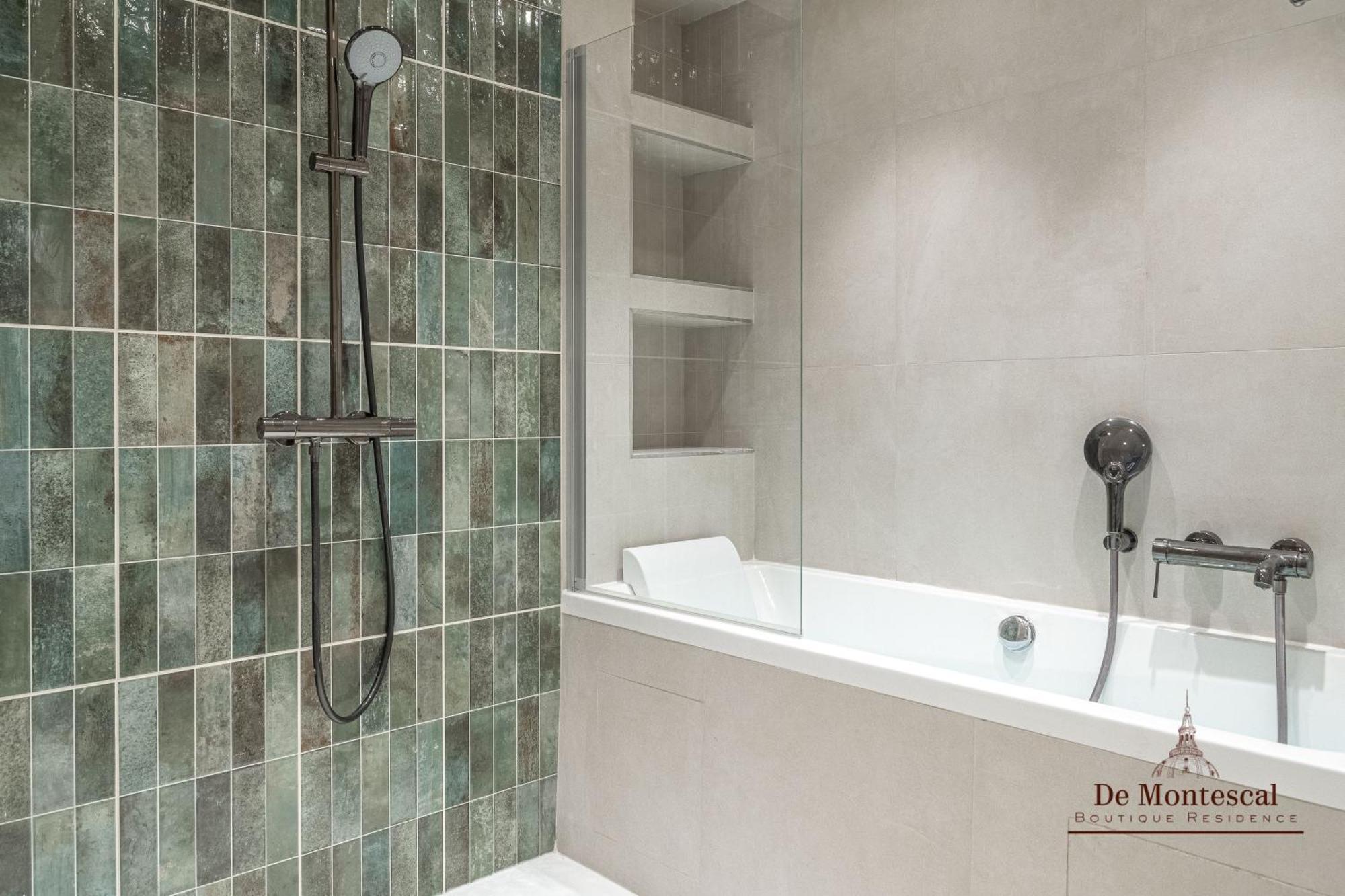De Montescal - Hot Tub And Ac Cosy Apartment A Prime Location 40M2 Παρίσι Εξωτερικό φωτογραφία